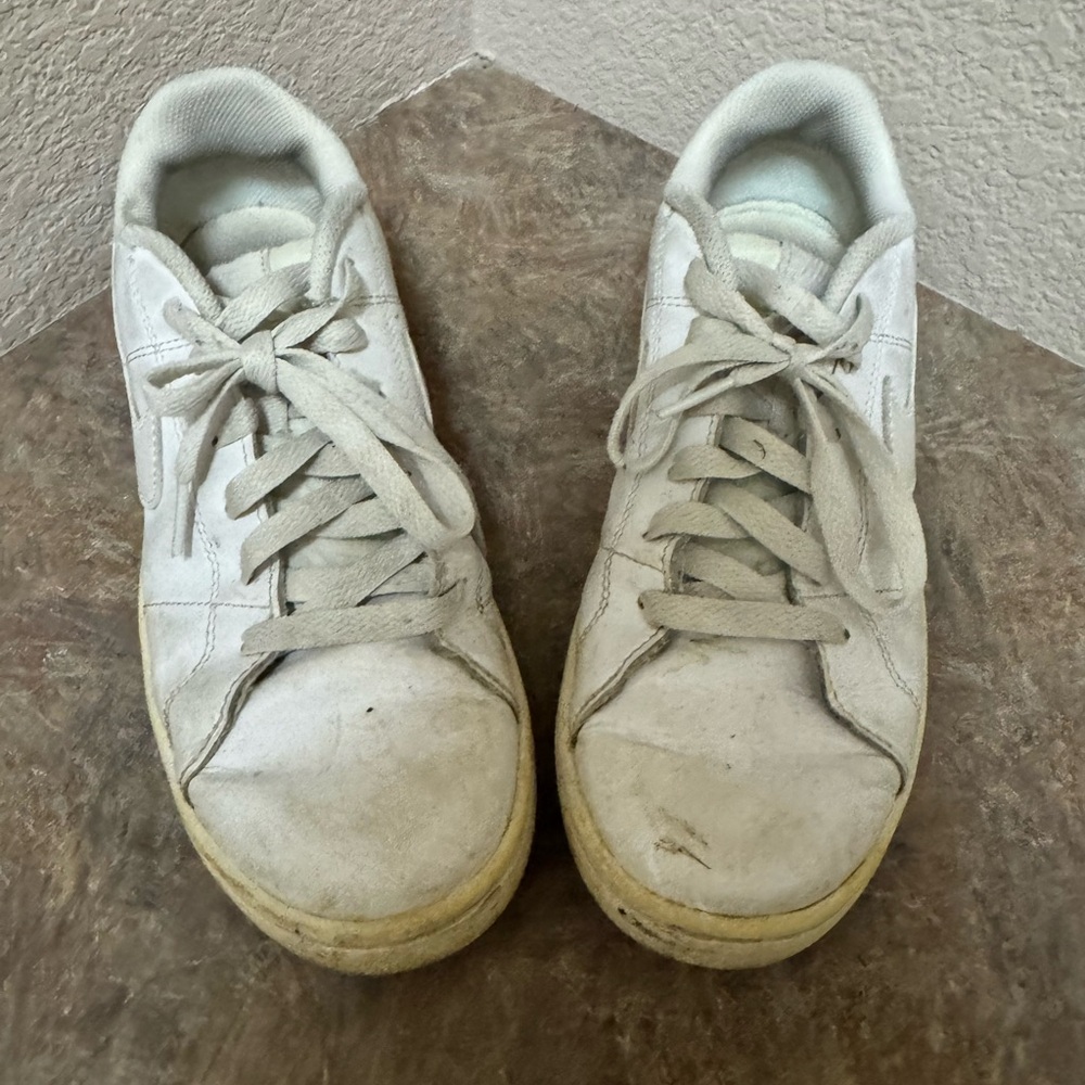 Nike White Sneakers Size 8